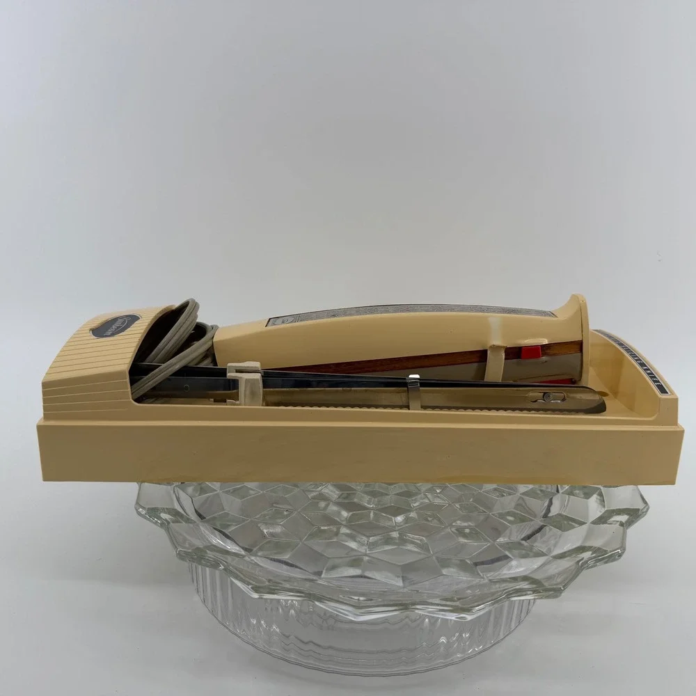 Vintage Sunbeam Electric Slicing Knife Set Cream Beige Wood Accent Original Case